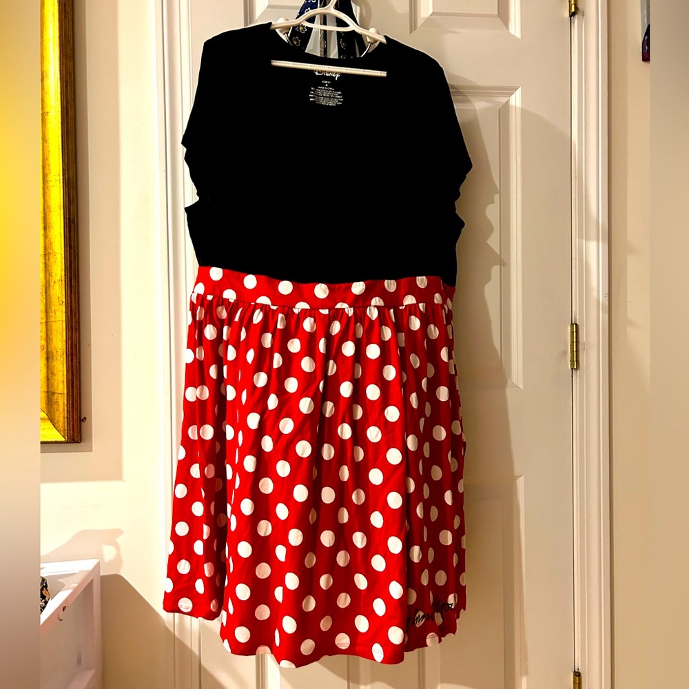 Torrid Size 4 short sleeve black and red Minnie Mouse dress